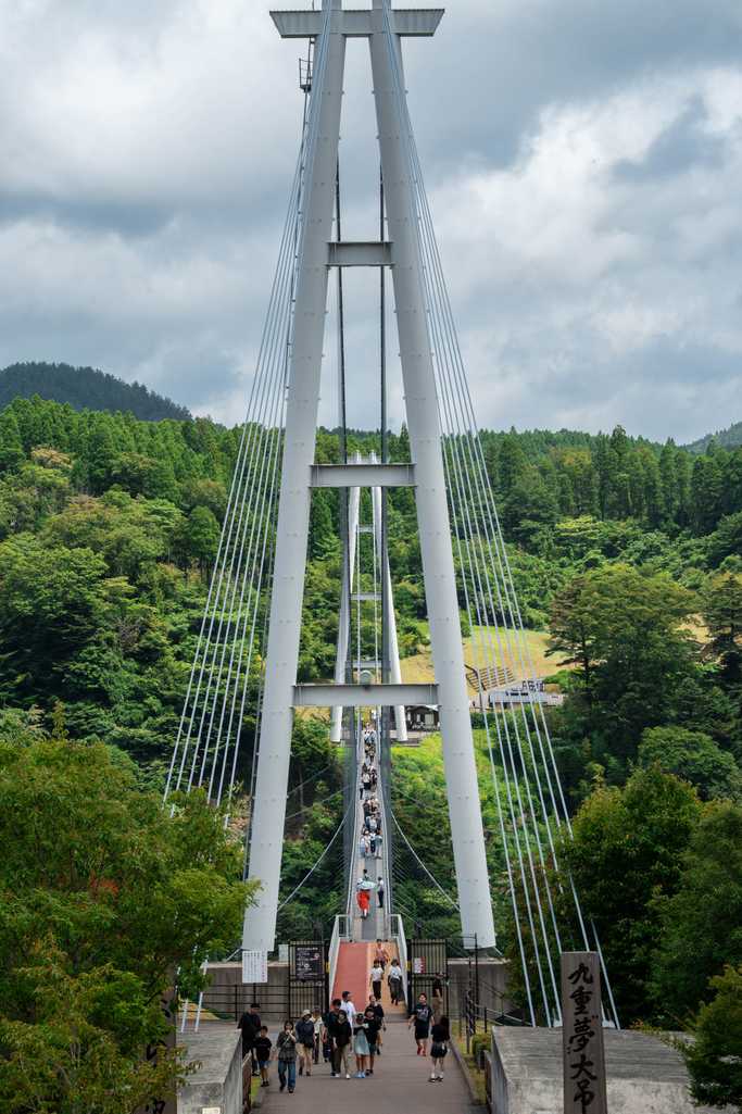 橋の歩道の様子